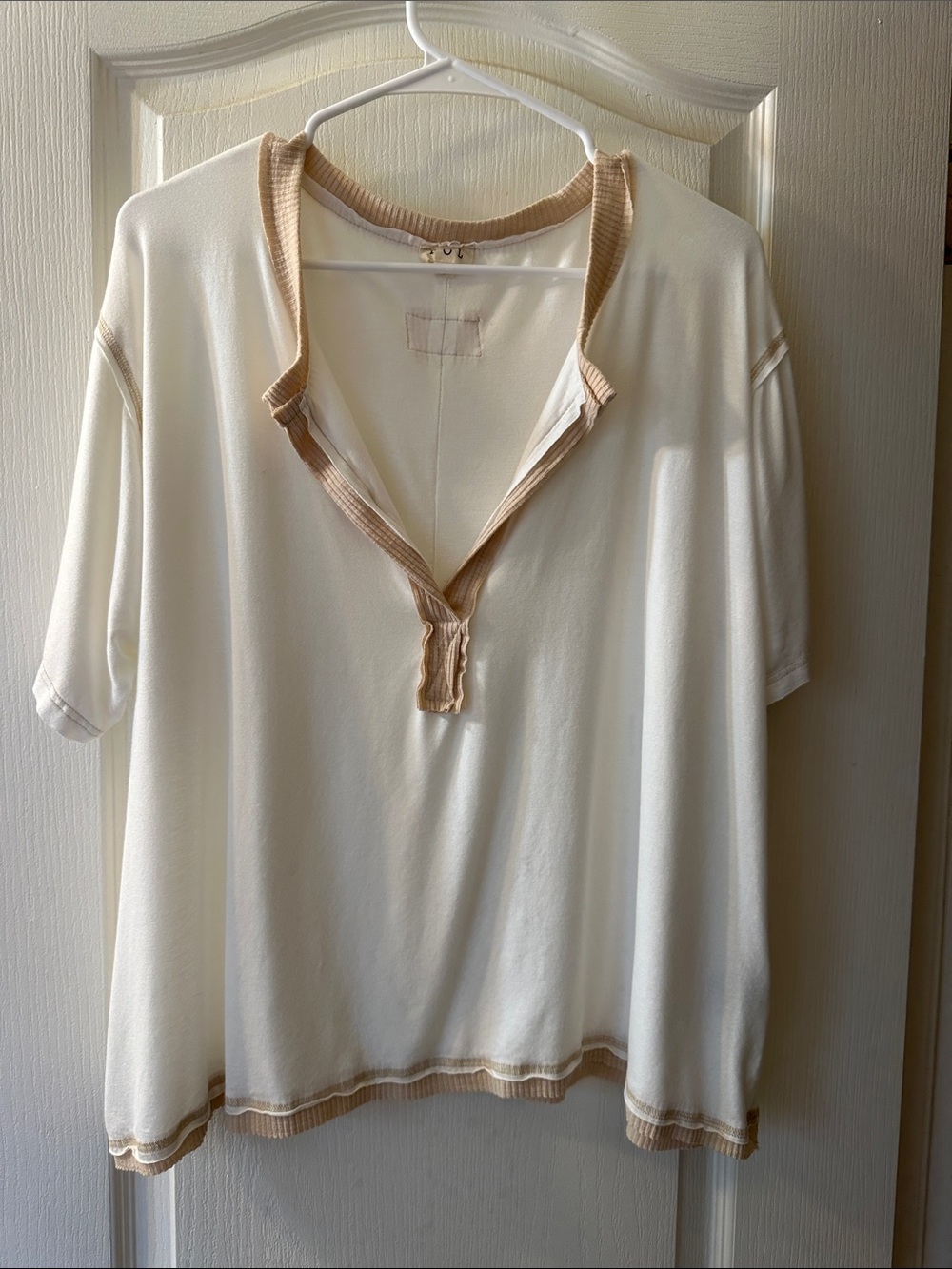 POL Cream Short-Sleeve Top with Tan Trim